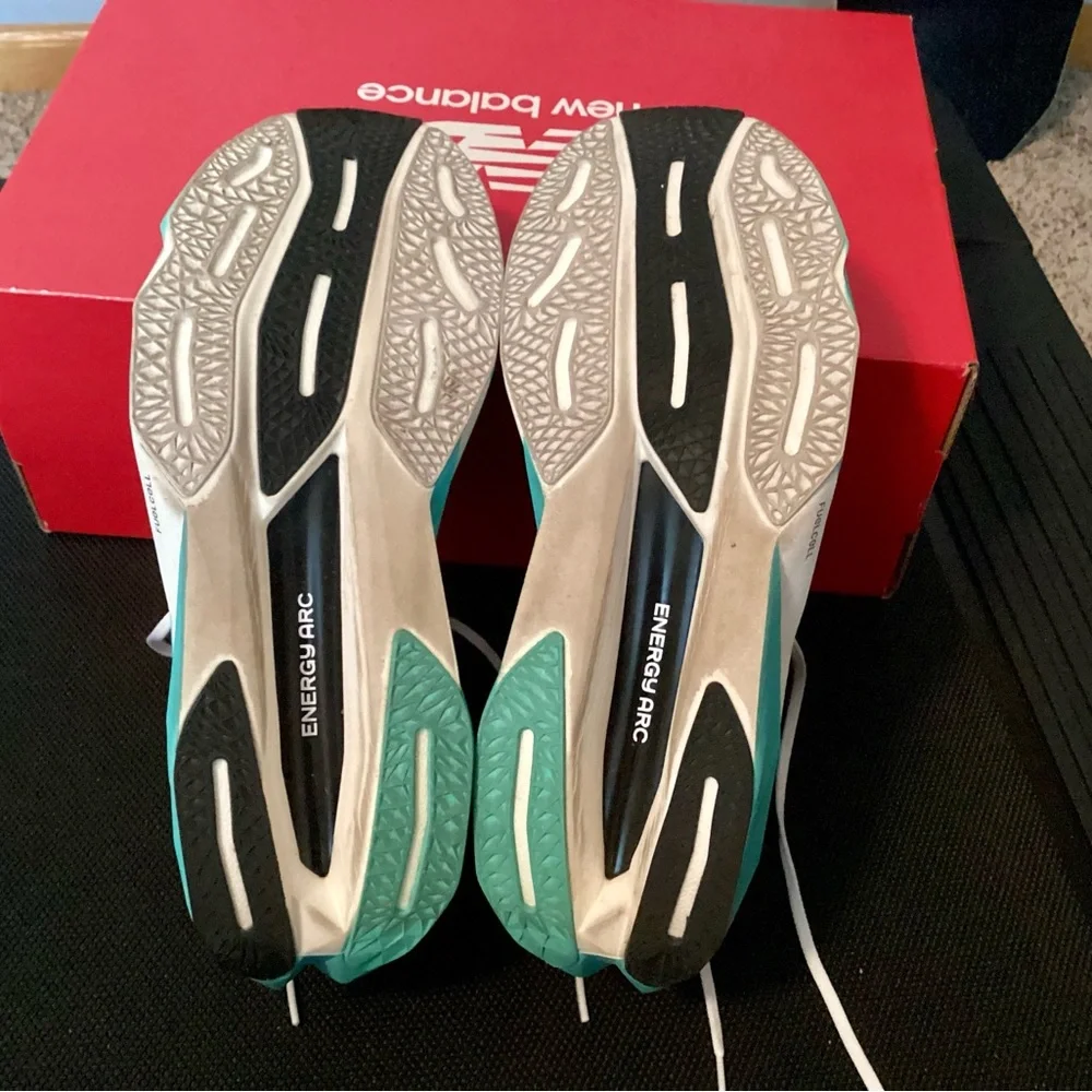 New Balance Fuel Cell Super Comp Elite v4 Unisex Running Shoes - Picture 3 of 3